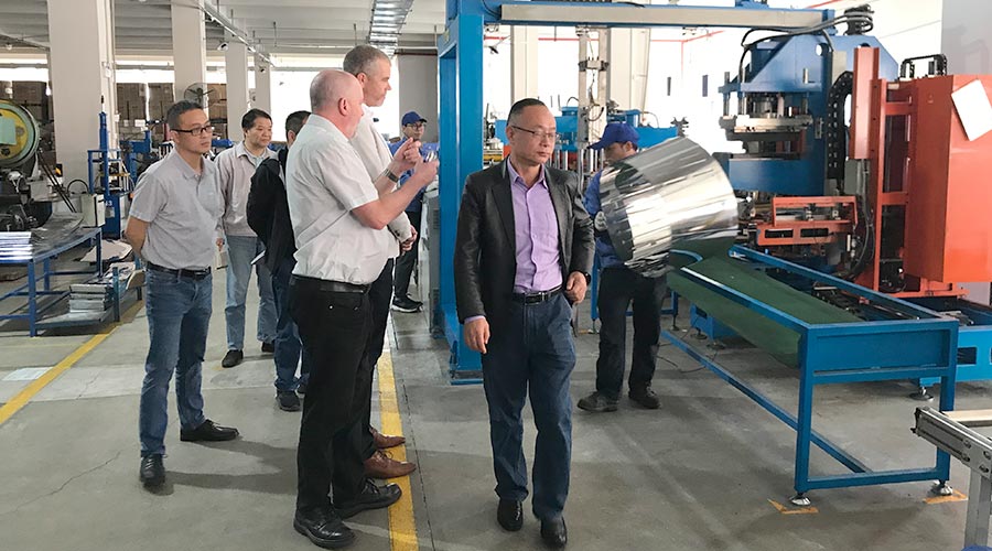 三年疫情后首訪！英國(guó)客戶Buyitdirec蒞臨金環(huán)電器視察